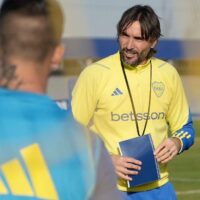 Boca en vilo: Diego Martínez a la espera de sus estrellas para enfrentar a Barracas