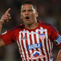 Bacca Aprieta a Junior con Tentadoras Ofertas del Exterior