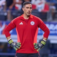 Claudio Bravo exige castigo para responsables del VAR