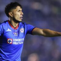 Cruz Azul responde con firmeza a la solicitud de salida de Salcedo