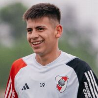 El Diablito Echeverri, nueva estrella de River, emprende rumbo a Inglaterra