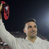 Newell’s Rinde Tributo a Scaloni en Partido Contra Independiente Rivadavia