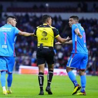 Antuna en la Mira de las Críticas en Cruz Azul