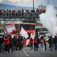 Hinchas Deciden: Los Jugadores que No Deben Seguir en Santa Fe