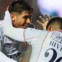 Unión aplasta 3-0 a Argentinos y sube al segundo lugar en la Liga