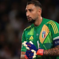 Donnarumma se Lamenta en Francia