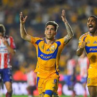 Tigres toma el liderato; Antuna casi brilla para Cruz Azul