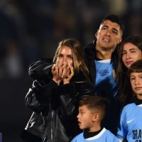 Uruguay da un emotivo adiós a su ídolo Luis Suárez