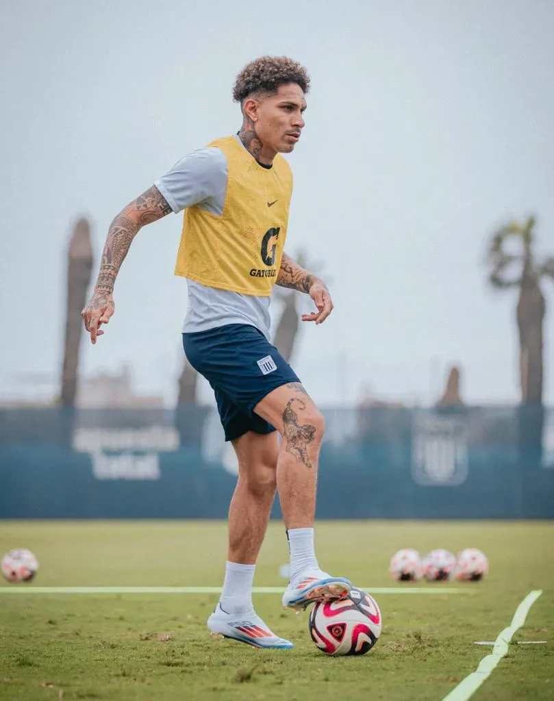 Paolo Guerrero en los entrenamientos. (Foto: Alianza Lima).